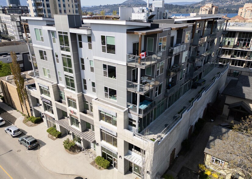 1290 St Paul St, Kelowna, BC à vendre - Photo du bâtiment - Image 3 de 10