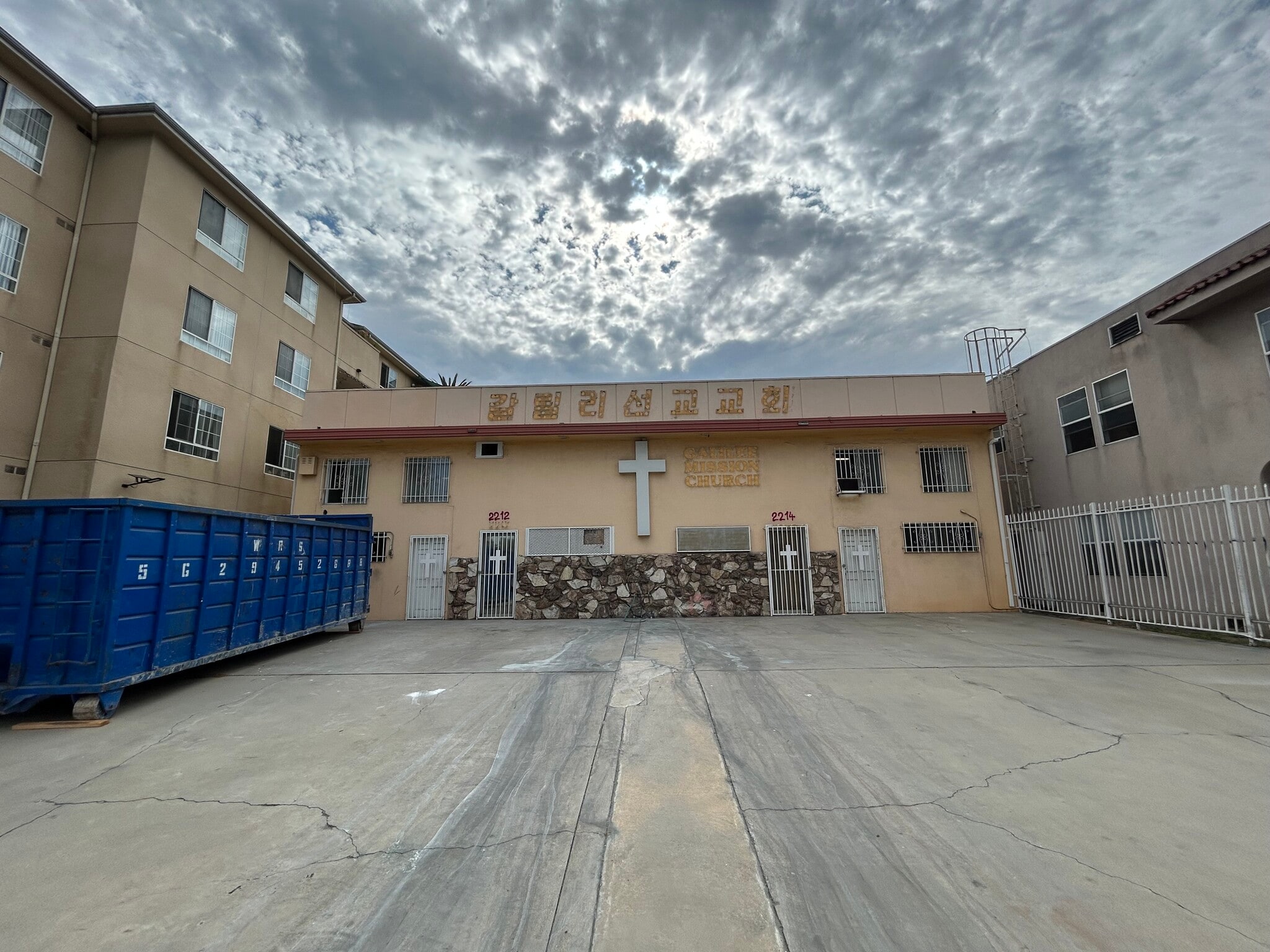 2214 S Western Ave, Los Angeles, CA for lease Building Photo- Image 1 of 3