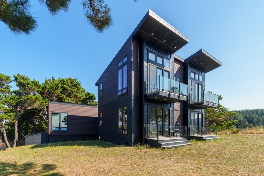 409 Jackson St, Port Orford, OR for sale - Building Photo - Image 2 of 46