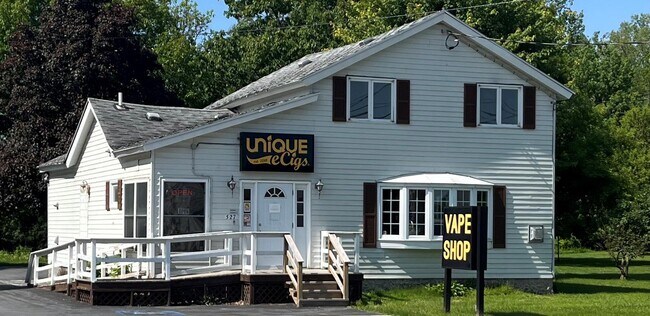 More details for 527 Coffeen St, Watertown, NY - Retail for Sale