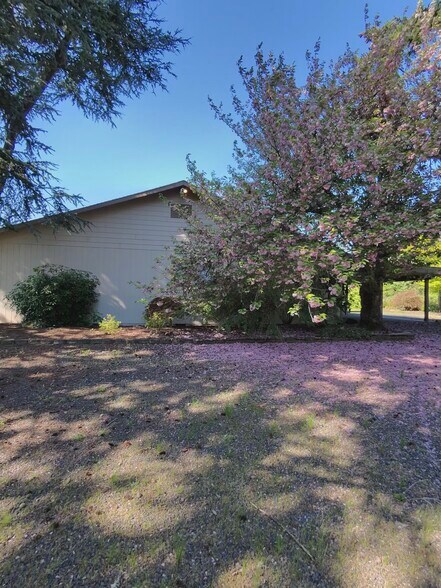 14767 Henrici Rd, Oregon City, OR à vendre - Photo du bâtiment - Image 3 de 4