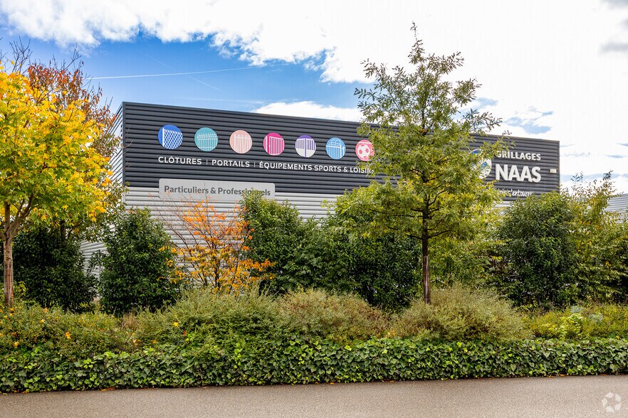 Industriel dans Meyzieu à louer - Photo du bâtiment - Image 2 de 2