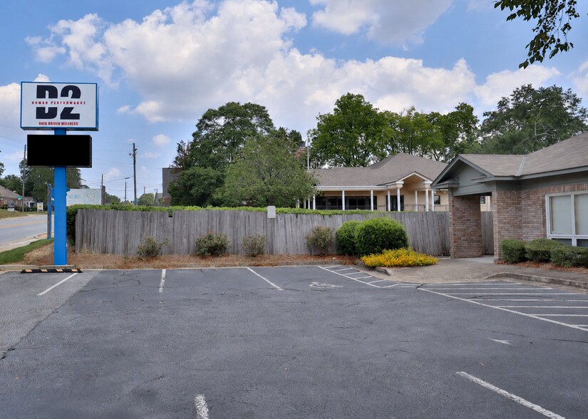 1818 Warm Springs Rd, Columbus, GA à vendre - Photo du bâtiment - Image 2 de 10
