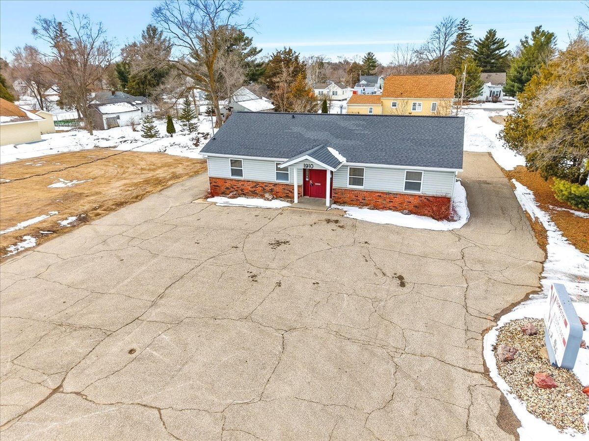 1910 7th St S, Wisconsin Rapids, WI à vendre Photo principale- Image 1 de 52