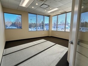 324 S Service Rd, Melville, NY for lease Interior Photo- Image 1 of 4