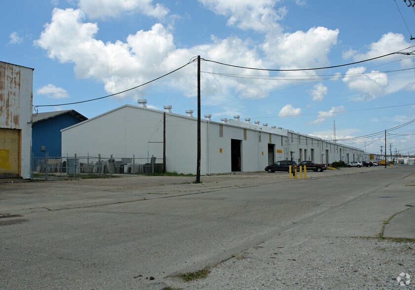 4737-4749 River Rd, New Orleans, LA à louer - Photo du bâtiment - Image 2 de 5