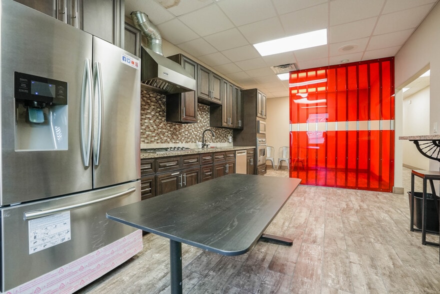 2465 FM 359 Rd S, Brookshire, TX for sale - Interior Photo - Image 3 of 61