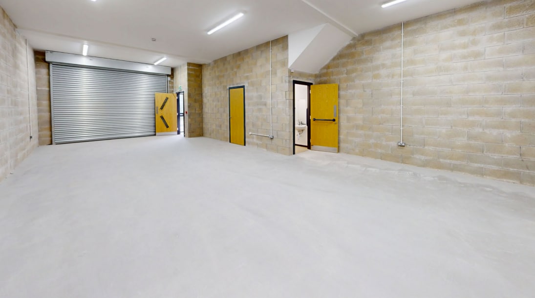 14 Towchester Dr, Castleford for lease Interior Photo- Image 1 of 3