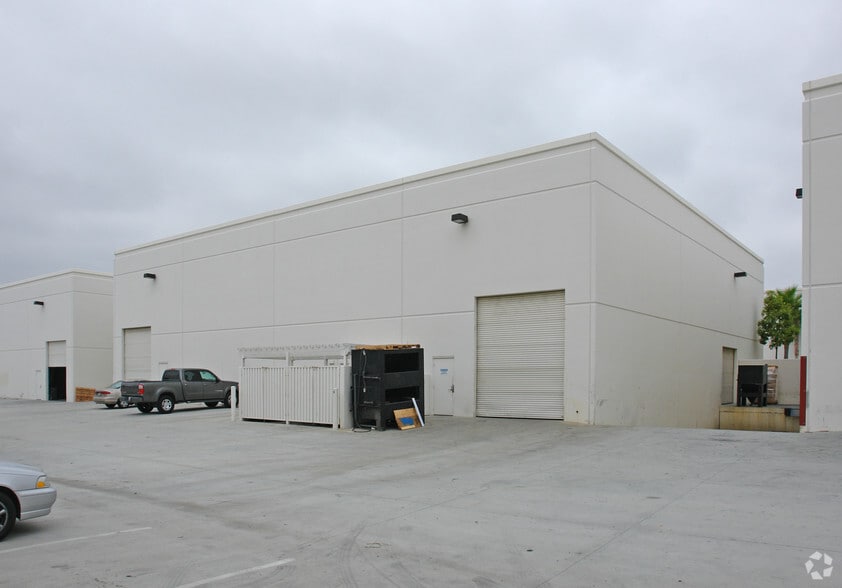4015 Avenida de la Plata Dr, Oceanside, CA for lease - Building Photo - Image 3 of 7