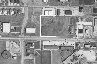 581 William Latham Dr, Bourbonnais, IL - AERIAL  map view