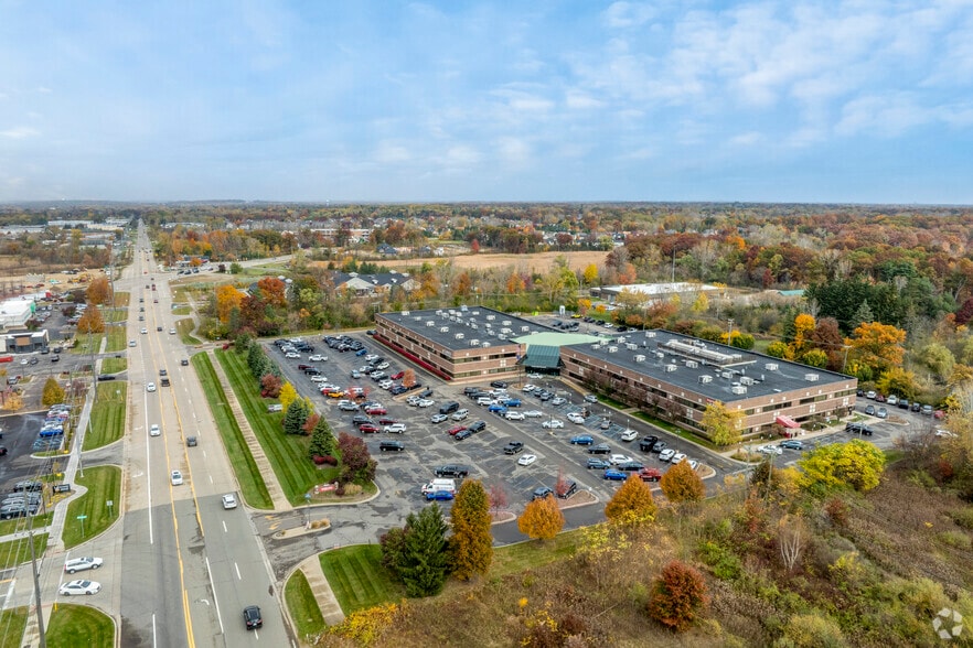 2300 Haggerty Rd, West Bloomfield, MI for lease - Aerial - Image 2 of 9