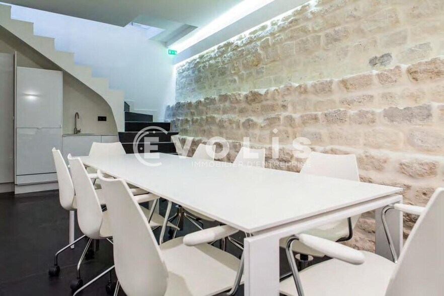 Office in Paris for sale - Interior Photo - Image 2 of 4