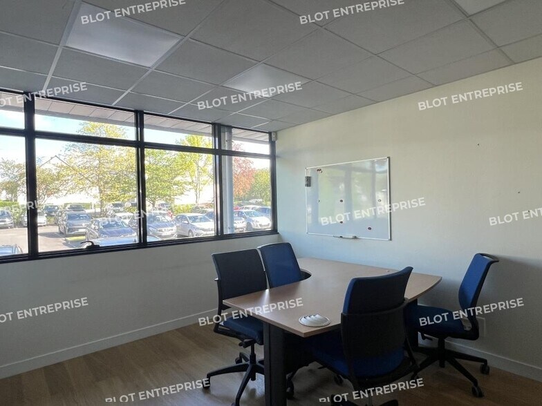 Office in Cesson-Sévigné for lease - Interior Photo - Image 3 of 7