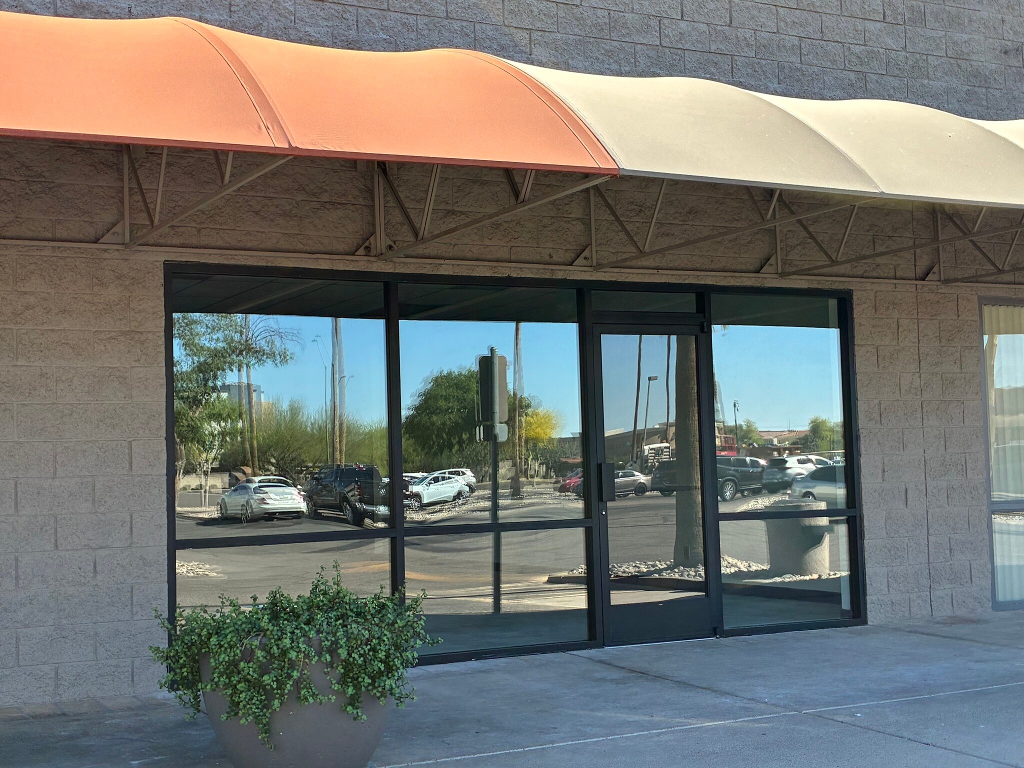 1107 E Bell Rd, Phoenix, AZ for lease Interior Photo- Image 1 of 6