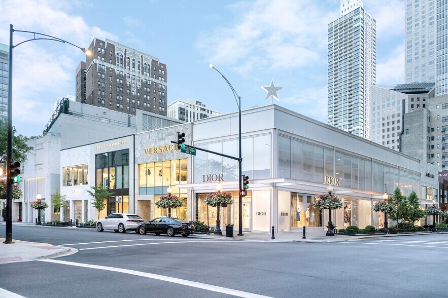 933-935 N Rush St, Chicago, IL à louer - Photo du bâtiment - Image 2 de 3