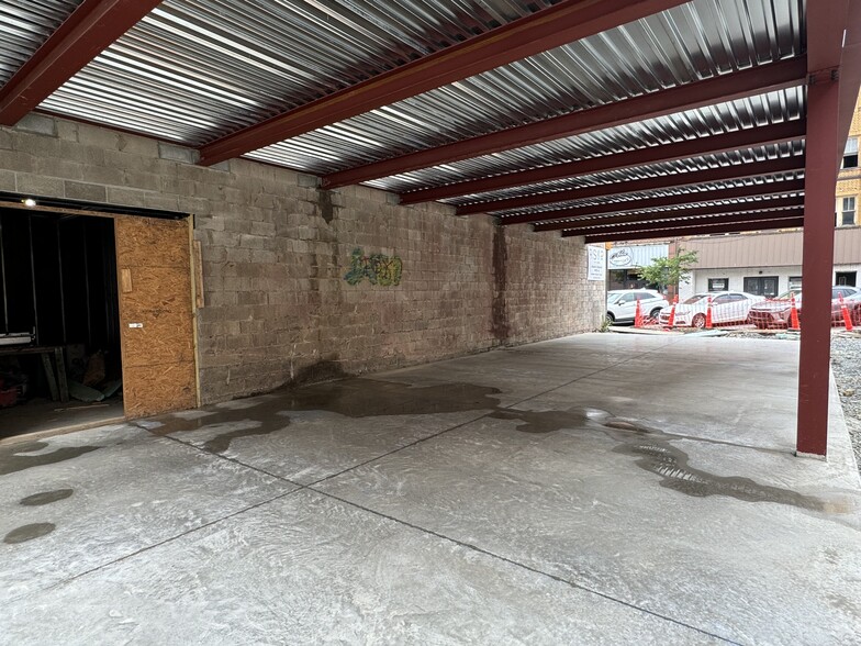 127-129 S Pennsylvania Ave, Greensburg, PA for lease - Building Photo - Image 3 of 8