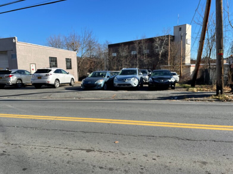 375-379 North St, Middletown, NY à vendre - Photo du bâtiment - Image 3 de 9