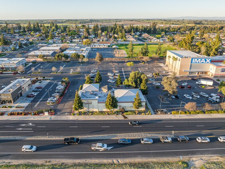 2505 Patterson Rd, Riverbank, CA à vendre - Photo du bâtiment - Image 3 de 10