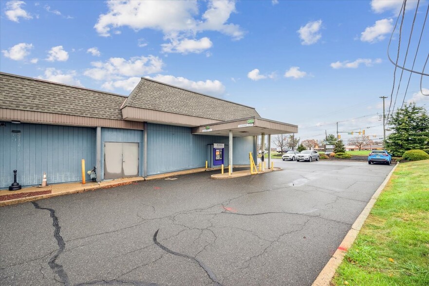 1 New Amwell Rd, Hillsborough, NJ for lease - Building Photo - Image 2 of 17