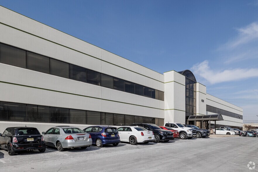 620 Division St, Elizabeth, NJ à louer - Photo du bâtiment - Image 2 de 6