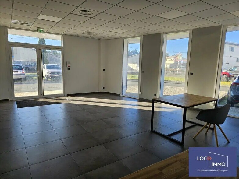 Bureau dans Eysines à louer - Photo intérieure - Image 2 de 5