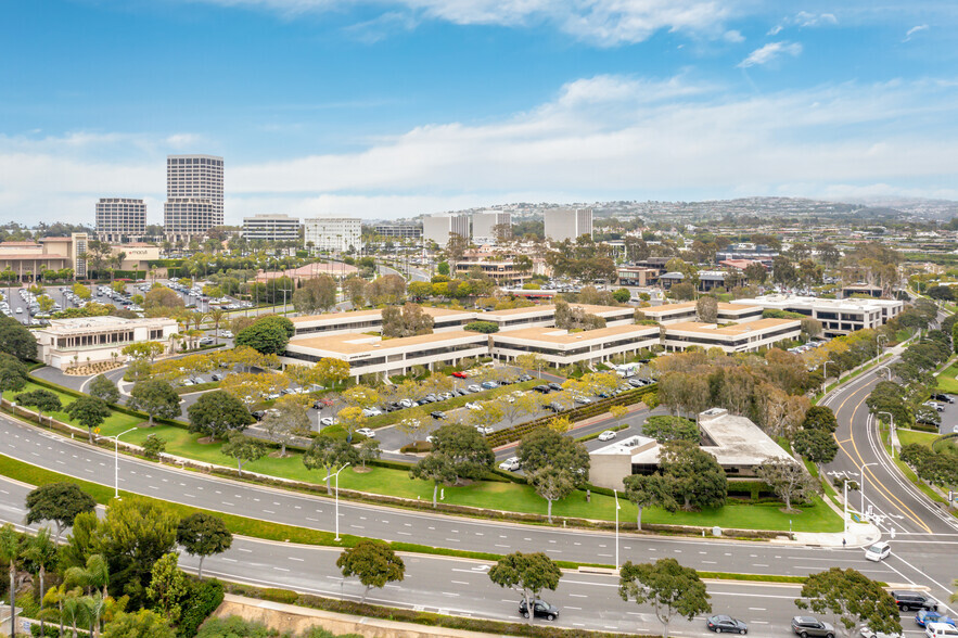 170 Newport Center Dr, Newport Beach, CA for lease - Aerial - Image 2 of 14