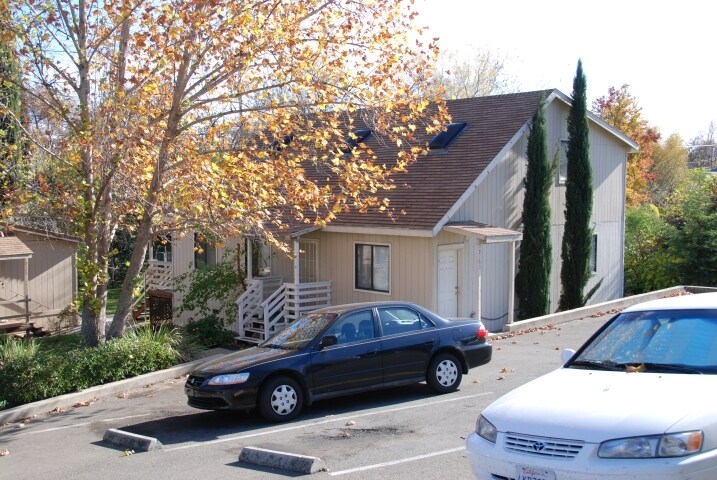 2115-2135 Waldon St, Redding, CA à vendre - Photo du bâtiment - Image 3 de 23