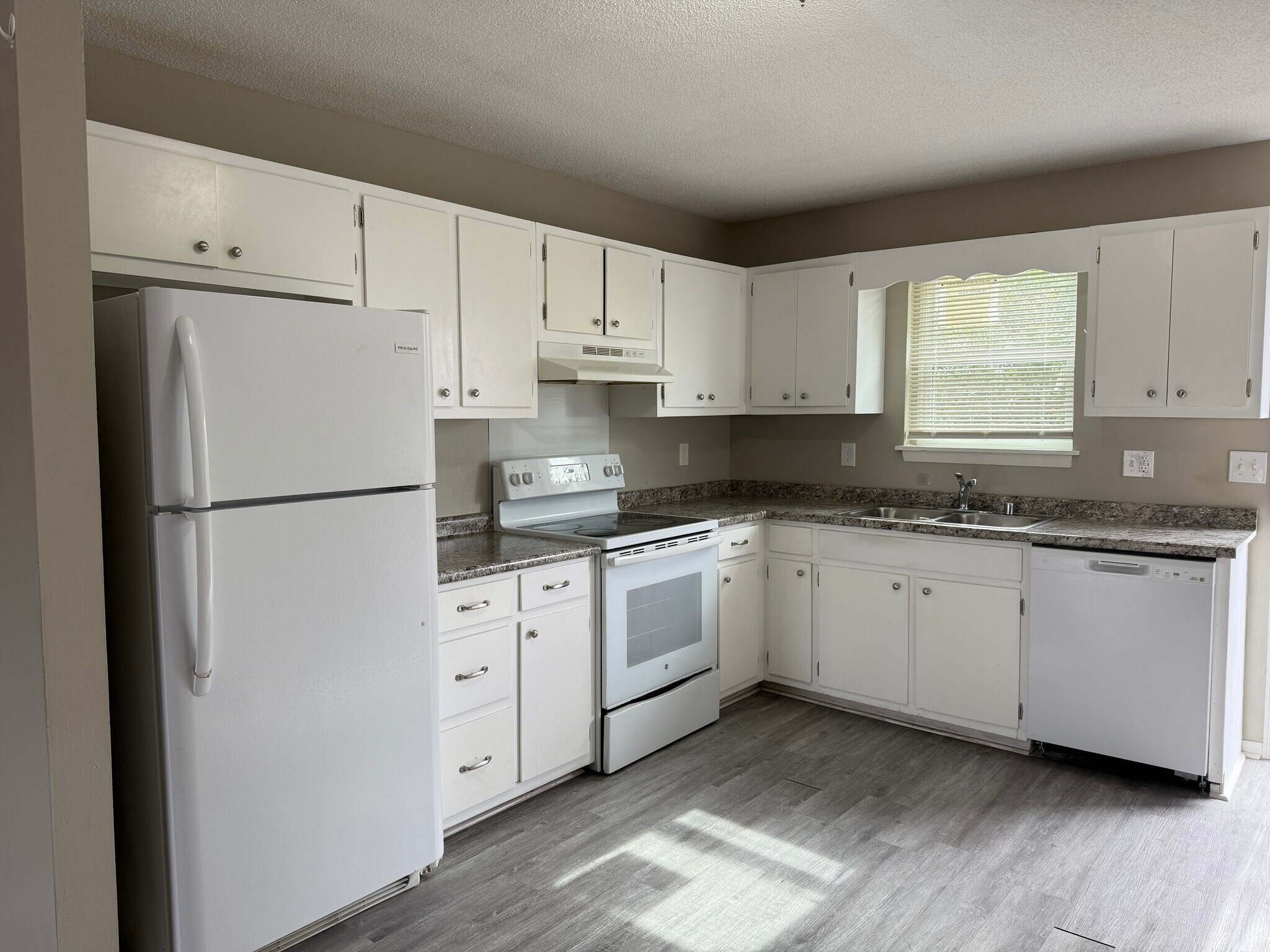 217 & 219 8th St SW, Decatur, AL for sale Primary Photo- Image 1 of 2