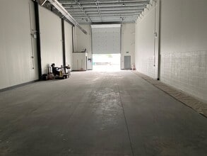 11103 224 St NW, Edmonton, AB à louer Photo intérieure- Image 2 de 3