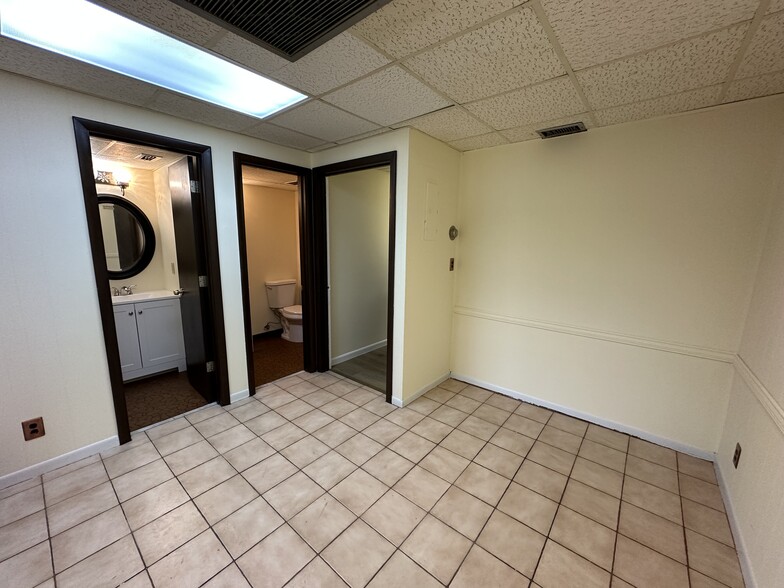 3816 Hollywood Blvd, Hollywood, FL for lease - Interior Photo - Image 3 of 13