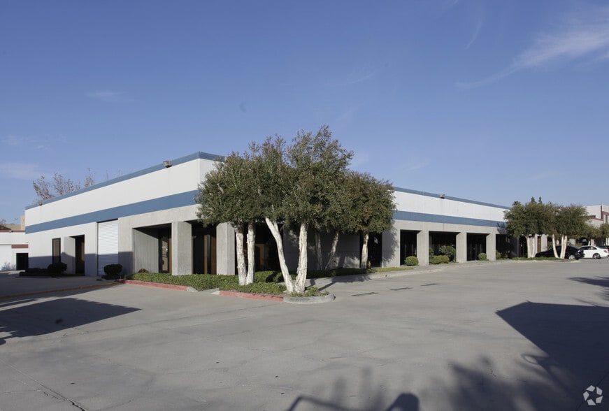 2205 1st St, Simi Valley, CA for lease - Primary Photo - Image 1 of 6