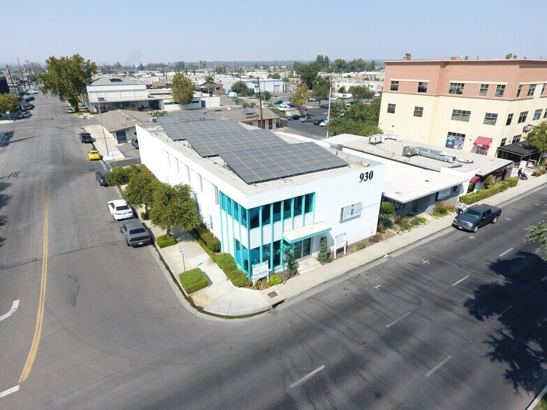 930 Truxtun Ave, Bakersfield, CA à louer - Photo du bâtiment - Image 3 de 11