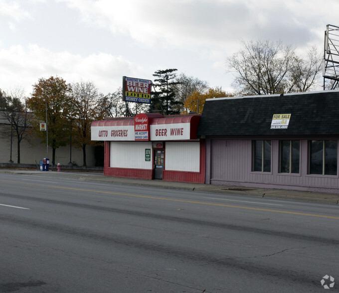 21209 Van Dyke Ave, Warren, MI for sale - Primary Photo - Image 1 of 1