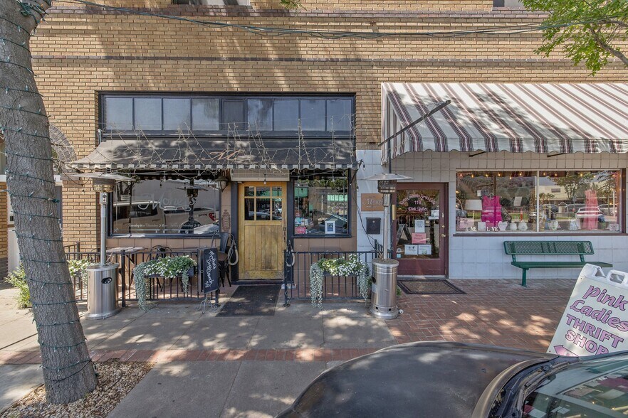 128 S E St, Exeter, CA à vendre - Photo du bâtiment - Image 2 de 82