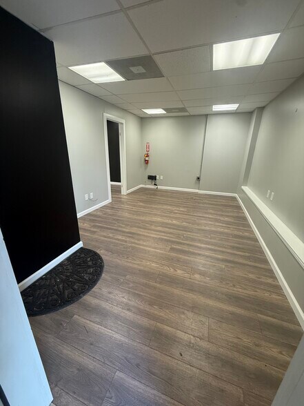 308 E Molloy Rd, Syracuse, NY à louer - Photo du bâtiment - Image 2 de 10