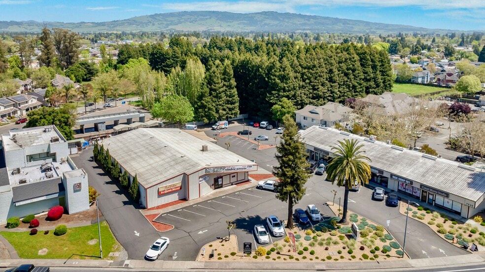 Cotati Oaks Plaza portfolio of 2 properties for sale on LoopNet.ca - Building Photo - Image 1 of 8
