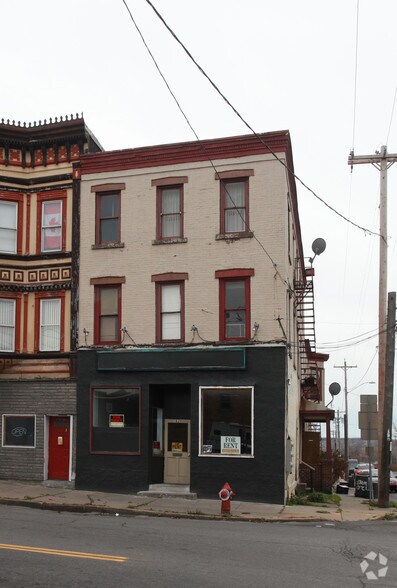 1639 N Salina St, Syracuse, NY à vendre - Photo du bâtiment - Image 1 de 21