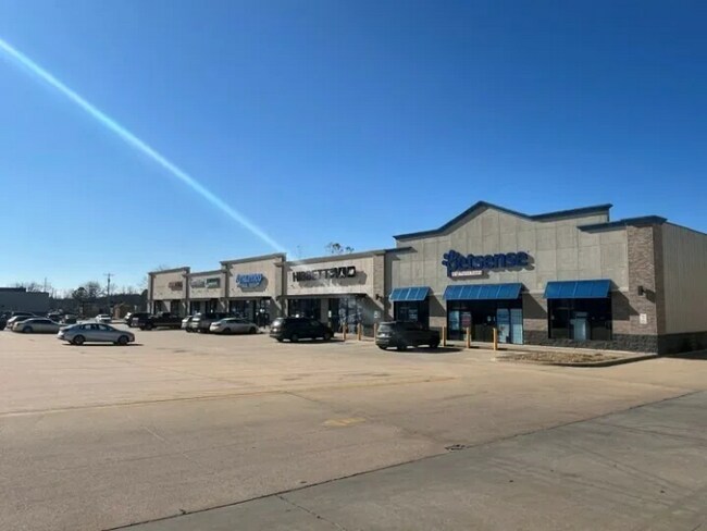 Plus de détails pour 2301 N Milt Phillips Ave, Seminole, OK - Commerce de détail à louer