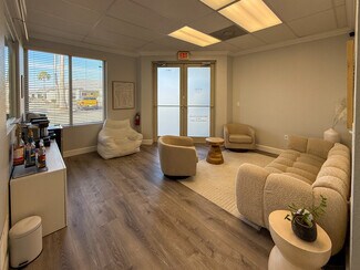 Plus de détails pour 2562 Commerce Pky, North Port, FL - Bureau à louer