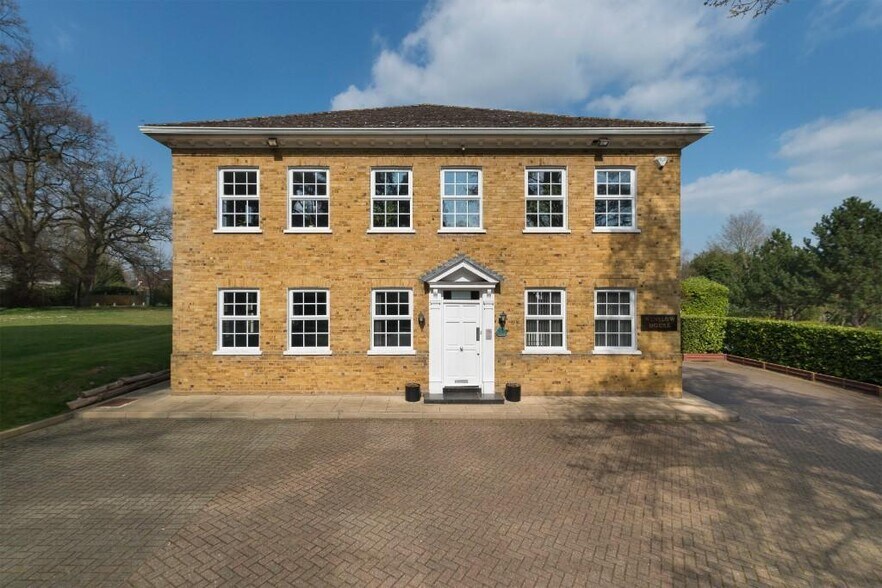 Church Ln, Ascot à louer - Photo du bâtiment - Image 1 de 12