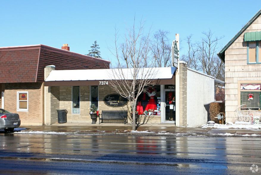 Main Street Flats portfolio of 4 properties for sale on LoopNet.ca - Primary Photo - Image 3 of 4