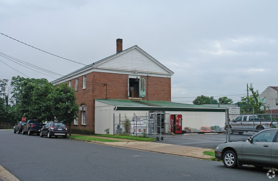 601 Lafayette Blvd, Fredericksburg, VA à vendre - Photo du bâtiment - Image 3 de 4