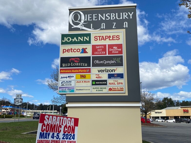 711-756 Upper Glen St, Queensbury, NY for lease - Building Photo - Image 2 of 16