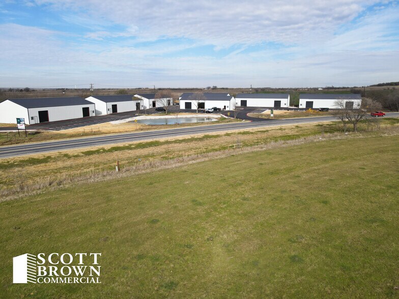 8307 FM 2164, Sanger, TX à louer - Photo du bâtiment - Image 2 de 15