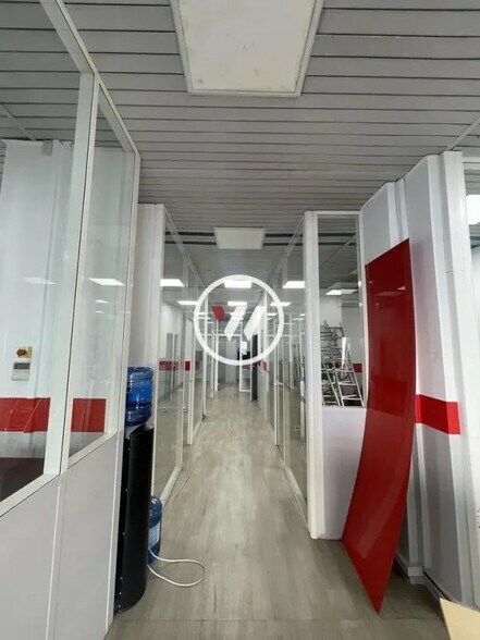 Commerce de détail dans Marseille à louer - Photo du bâtiment - Image 3 de 10