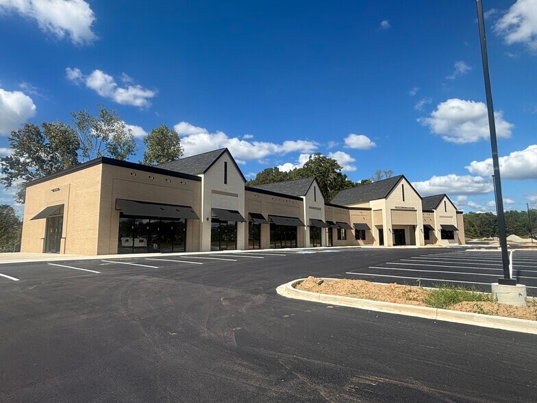 17 Colonnade Blvd, Jackson, TN à louer - Photo du bâtiment - Image 2 de 6
