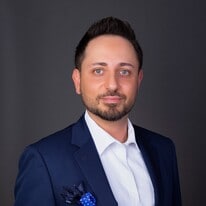 Dennis Adelpour