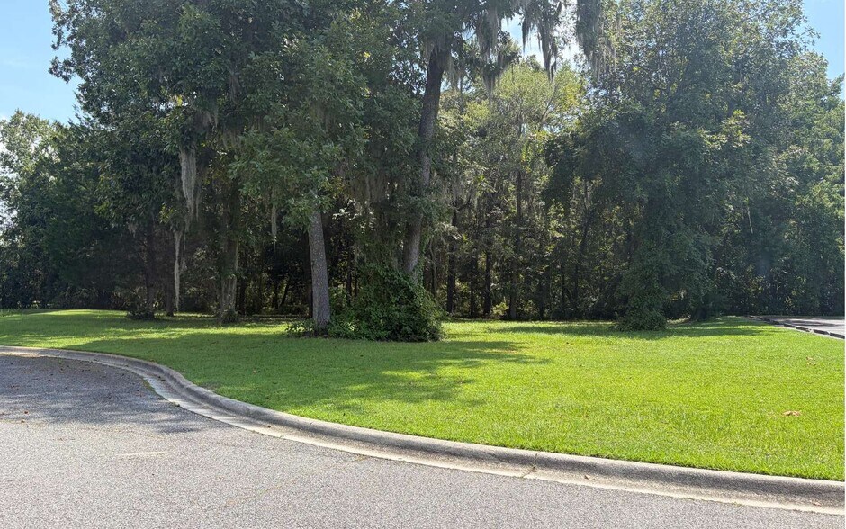 9 SW Newland Way, Lake City, FL à vendre - Photo du bâtiment - Image 1 de 6
