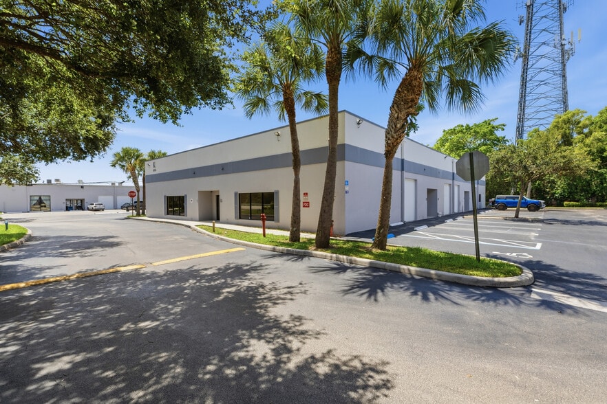 11576 Pierson Rd, Wellington, FL for lease - Building Photo - Image 2 of 19