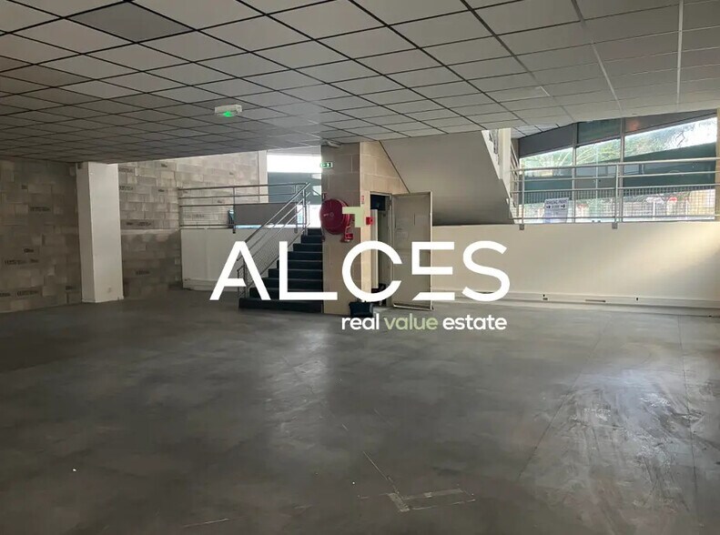 Retail in Mérignac for lease - Interior Photo - Image 2 of 3